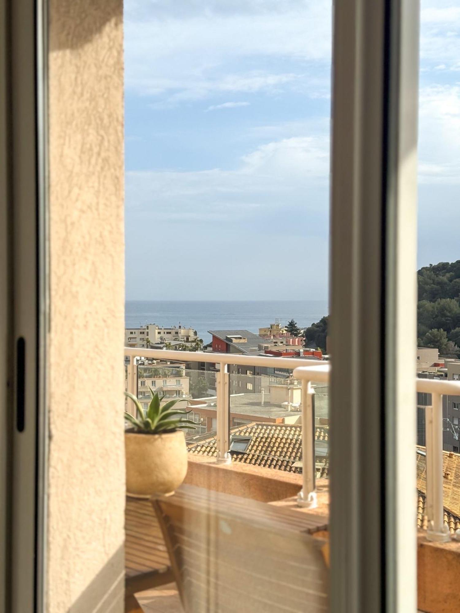 Coquet Appartement Avec Le Terrasse Sur Le Mer Roquebrune-Cap-Martin Eksteriør billede